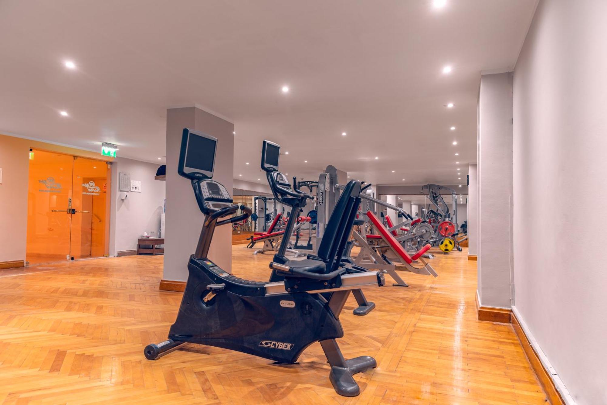Old Palace Resort Sahl Hasheesh フルガダ エクステリア 写真 The gym at the hotel