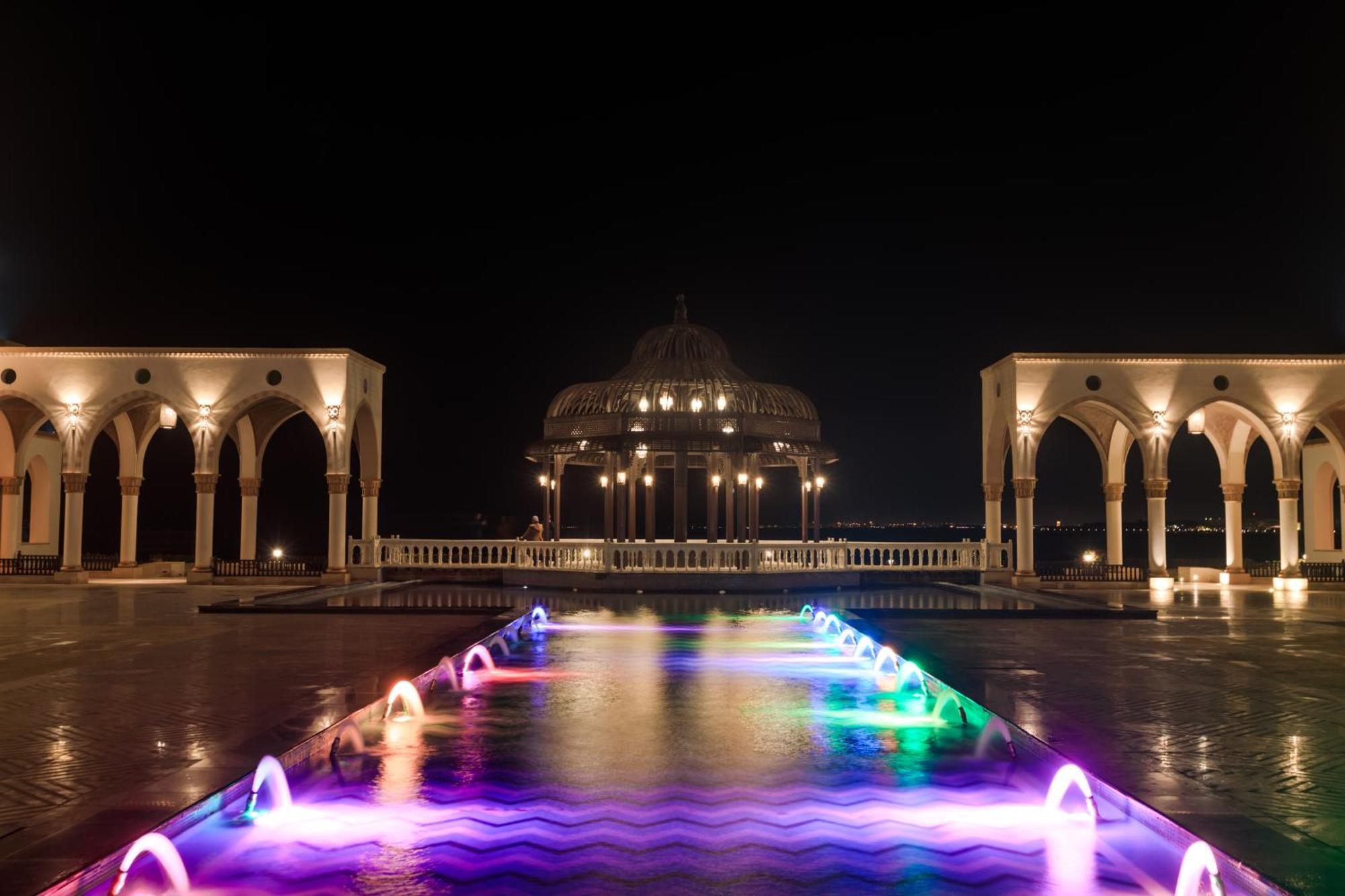 Old Palace Resort Sahl Hasheesh フルガダ エクステリア 写真 Fountains at the Al-Shaab Park