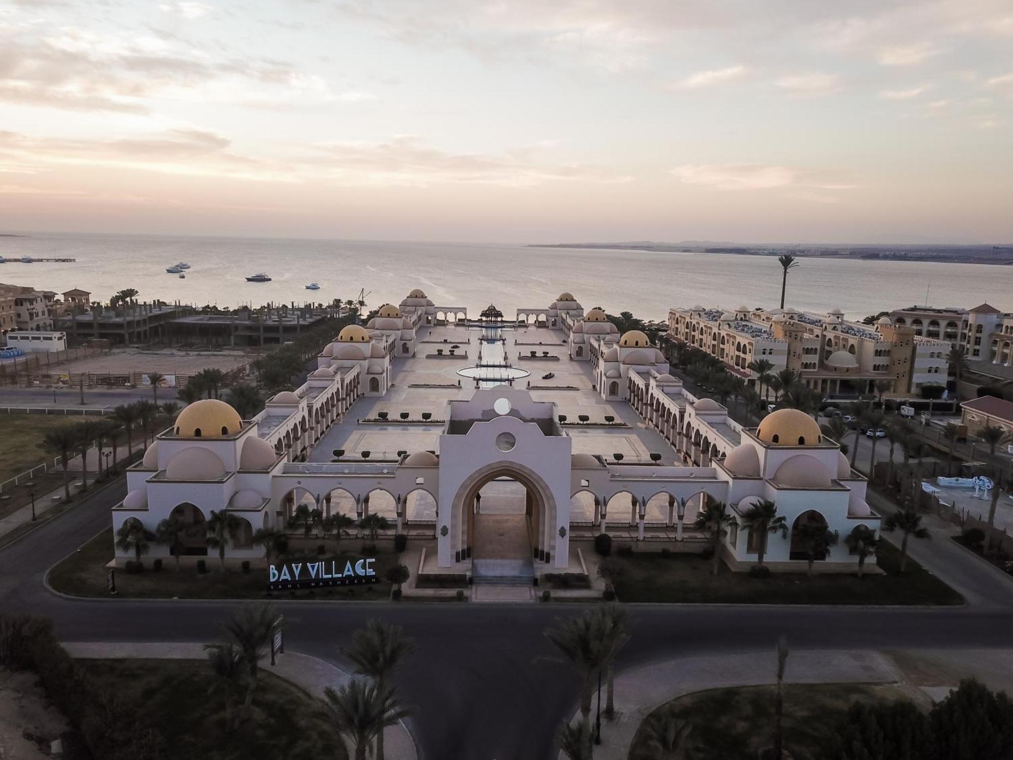 Old Palace Resort Sahl Hasheesh フルガダ エクステリア 写真 Bay Village